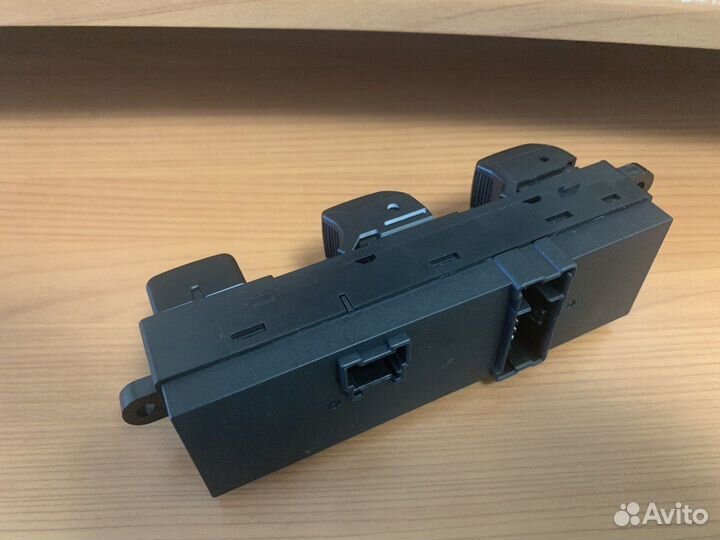 Блок управления стеклами на Ниссан