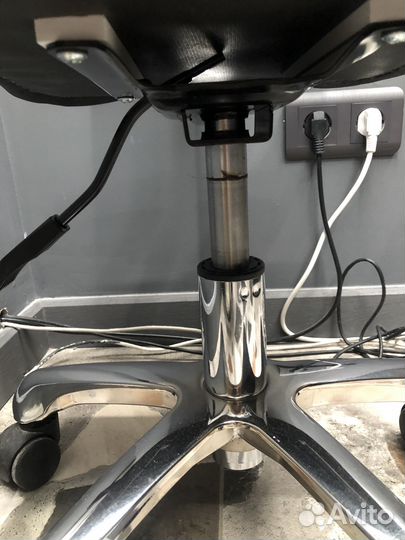 Стул мастера для педикюра