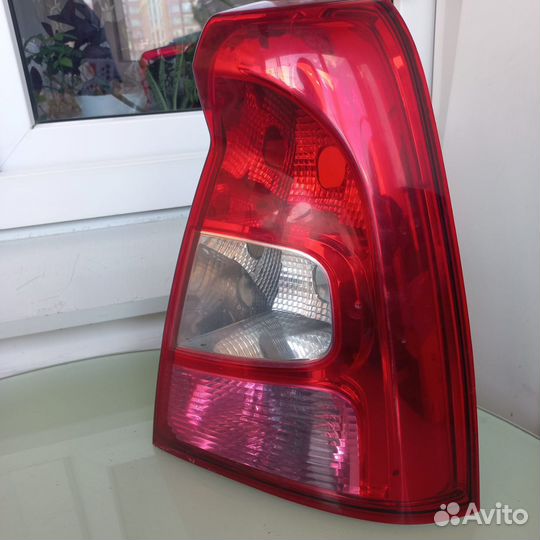 Задние фонари на renault logan 1 рестайлинг
