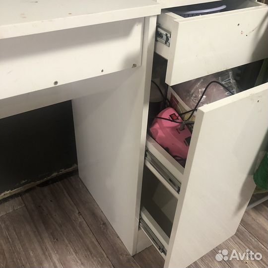 Косметический столик