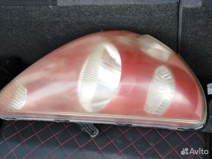 Фара передняя правая на Honda Fit GD 1
