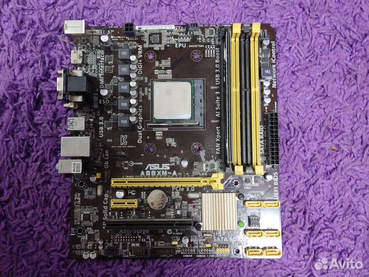 Материнская плата с процессором и памятью