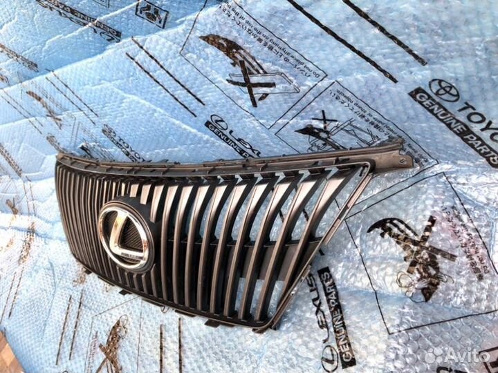 Решетка в бампер передняя Lexus Rx 3 2009-2012