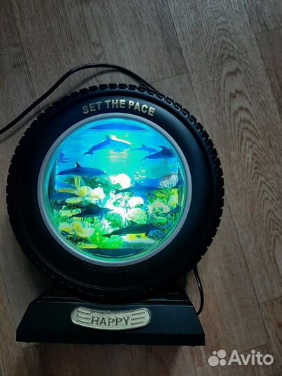 Светильник с плавающими рыбками