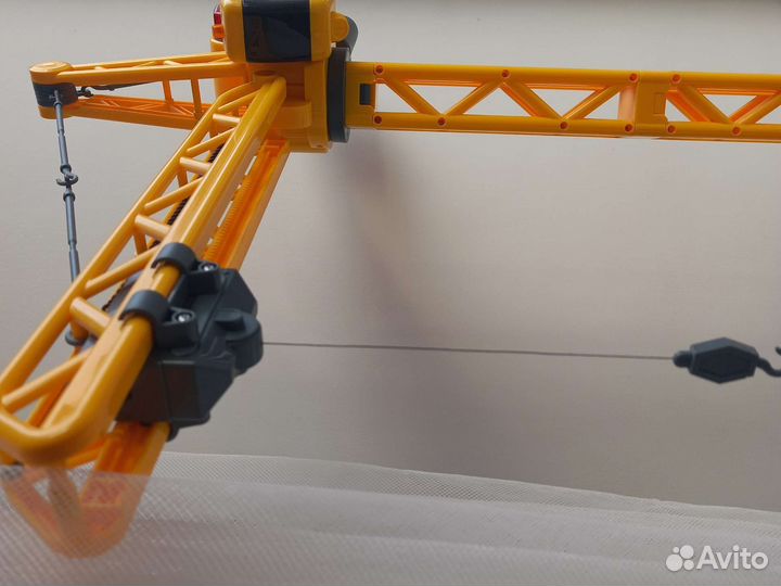 Кран на пульте управления