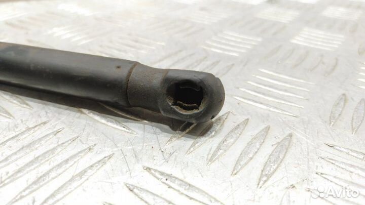 Амортизатор капота Audi A8 D3/Д3 BFM 2006