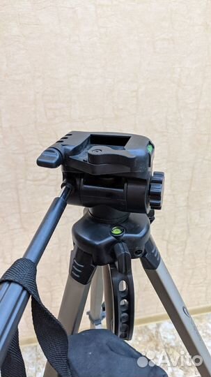 Напольный штатив для фотоаппарата/камеры