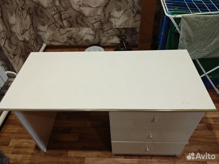 Стол письменный с ящиками + зеркало