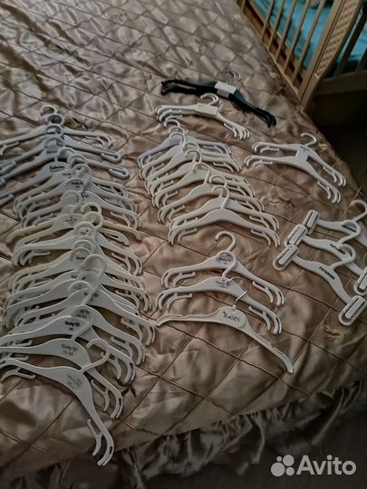 Вешалки(плечики) для детской одежды