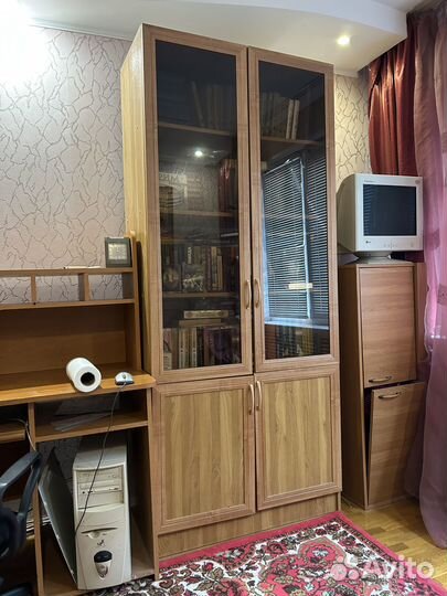 Продаю книжный шкаф