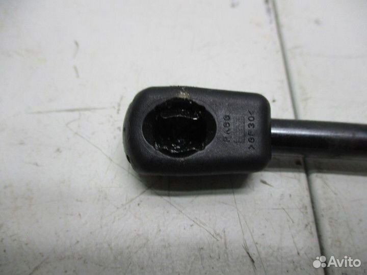 Амортизатор крышки багажника Kia Quoris KH