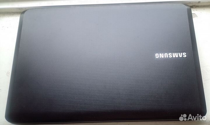 Ноутбук Samsung R530 для нетребовательных задач