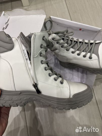 Ботинки зимние женские