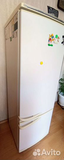 Холодильник двухкамерный бу