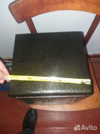 Сейф металлический