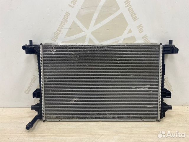 Радиатор охлаждения двигателя Volkswagen Tiguan 2