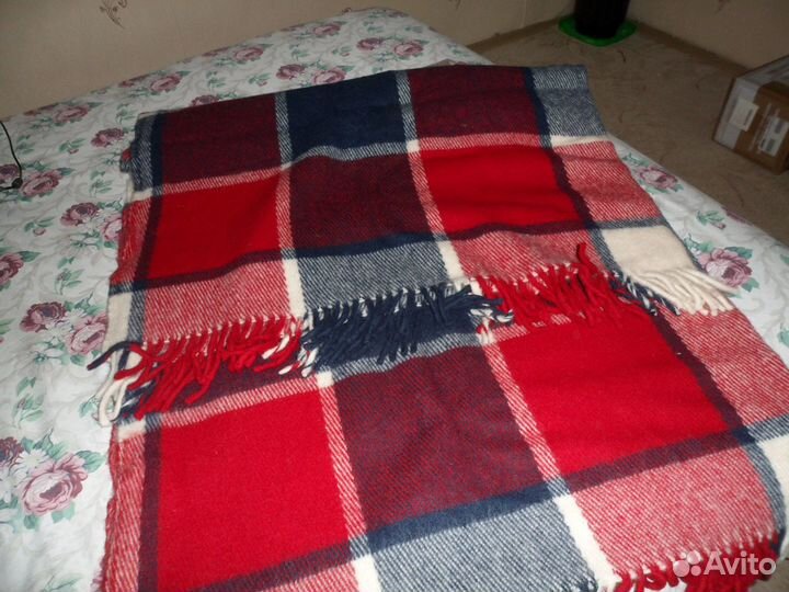 Продам пледы,новые и б/у