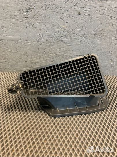 Воздухозаборник передний Porsche Macan S ctma 2016