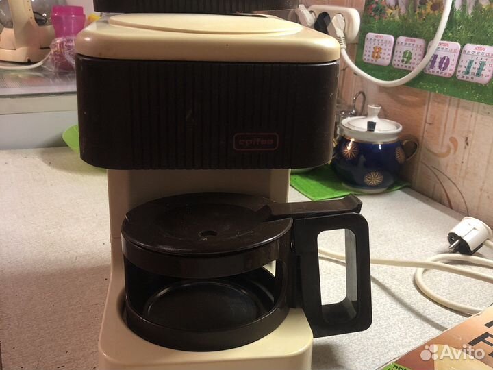 Кофеварка и чай заваривать