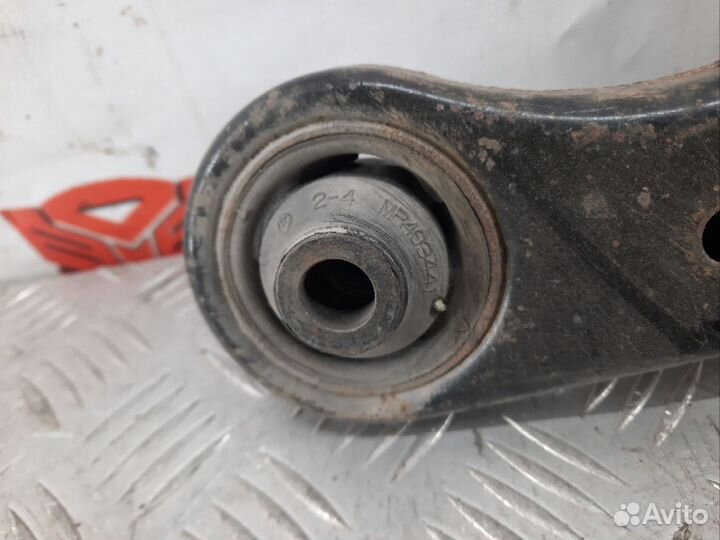 Рычаг подвески передний левый Митсубиши Лансер 9