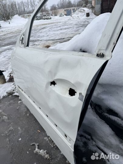 Дверь левая gl x164 (под восстановление )