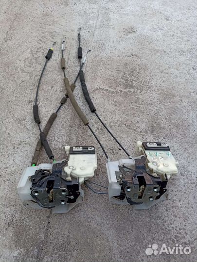 Mazda cx-7 замок левой двери