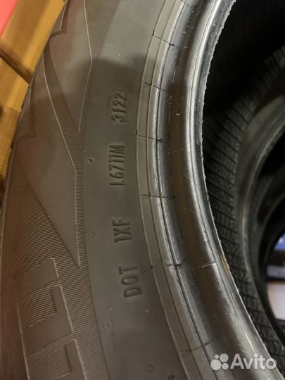 Pirelli Ice Zero 215/60 R17 100T