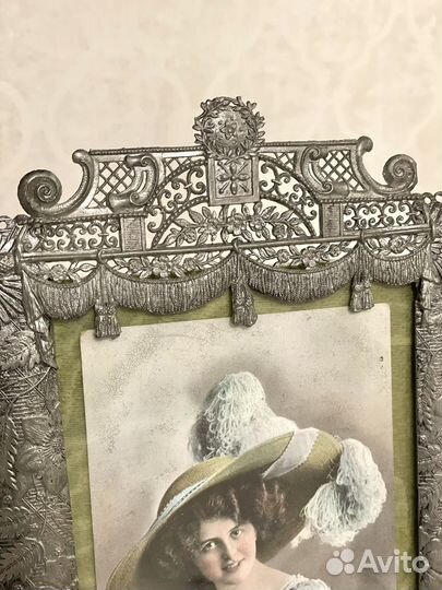 Рамка старинная с открыткой