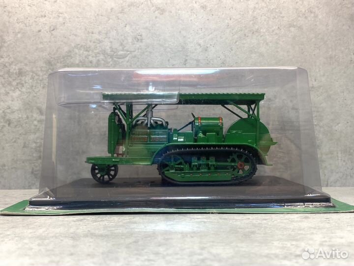 Коллекционная модель Holt 1:43 Hachette