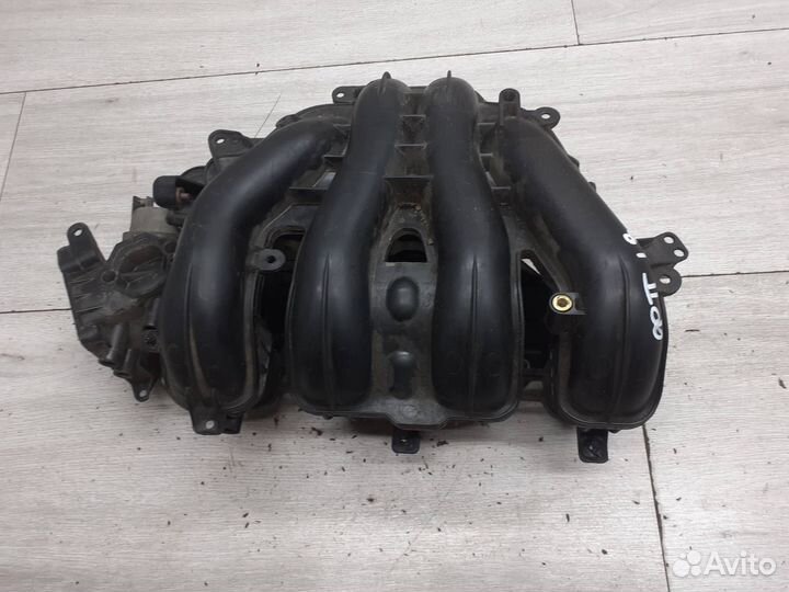 Впускной коллектор Ford 1.8