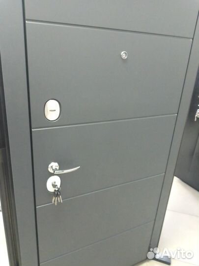 Двери входные металлические, межкомнатные