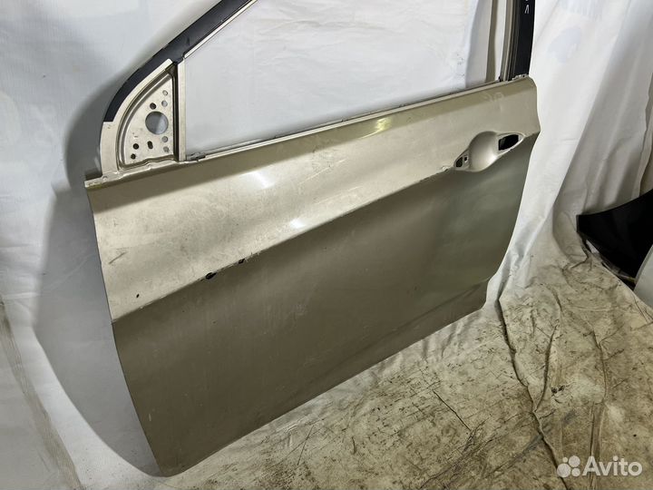 Hyundai solaris дверь