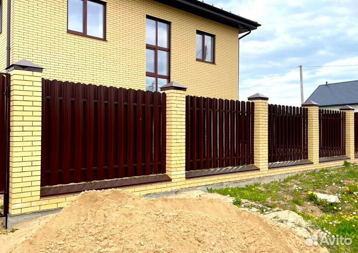 Забор из евроштакетника