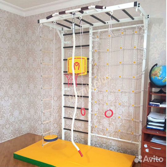 Шведская стенка с рукоходом и сеткой