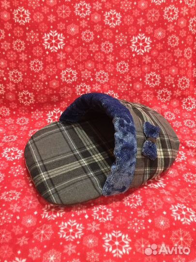 Лежак для собак, кошек в виде тапочка новый