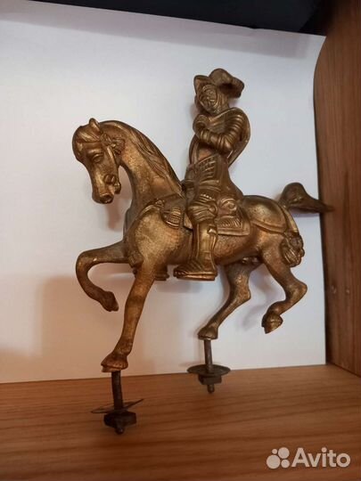 Рыцарь на коне. Бронза. Золото. Интерьерная деталь