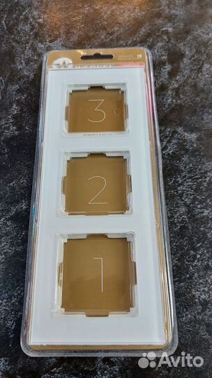 Рамка Favorit 3 поста стекло Werkel белый