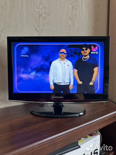 Телевизор samsung 19