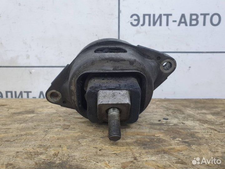 Подушка двигателя правая Land Rover 4.4