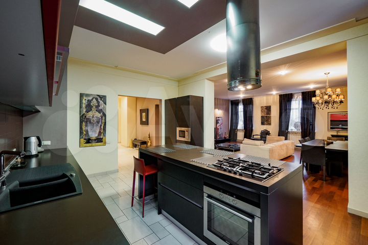 3-к. квартира, 135,6 м², 3/5 эт.