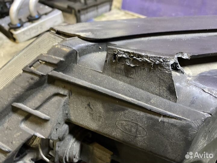 Фара правая на kia sportage 3