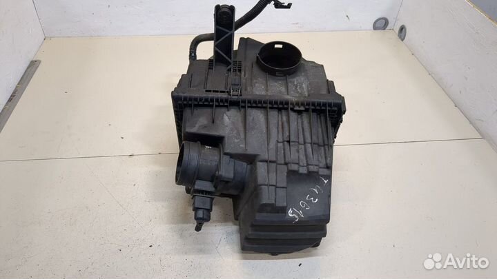 Корпус воздушного фильтра Volkswagen Transporter 5