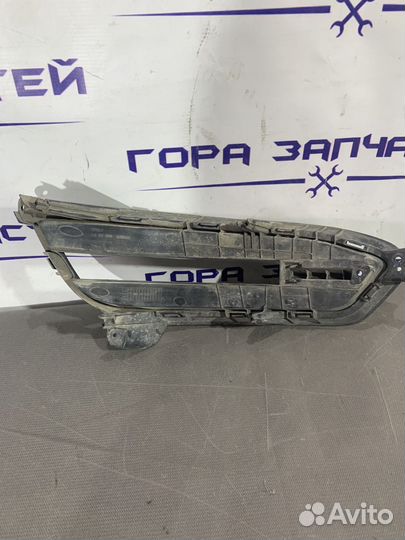 Решетка бампера переднего правая Geely Emgrand 7 F