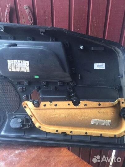 Обшивка дверей ford фьжен перед правая.левая