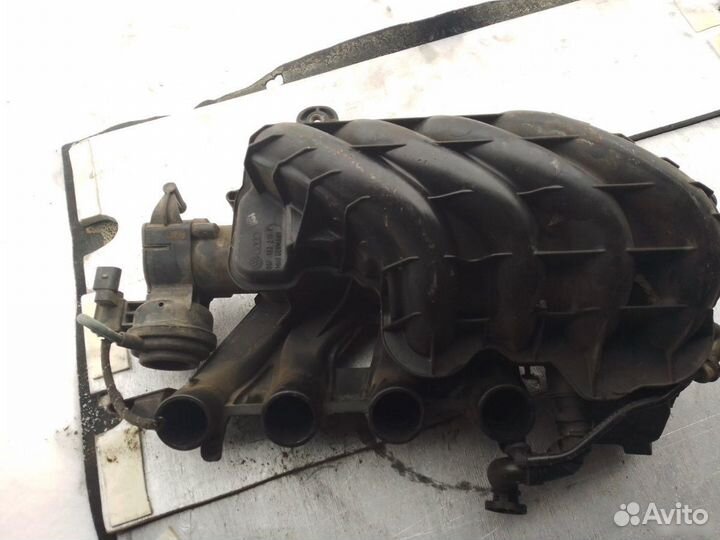 Впускной колектор BVY VW Passat B6