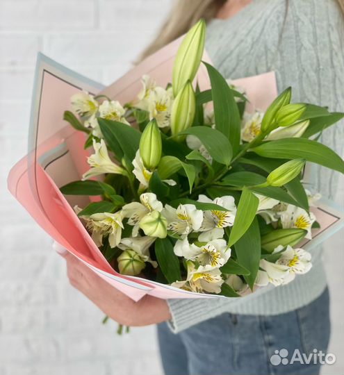 Цветы розы и букеты с доставкой круглосуточно