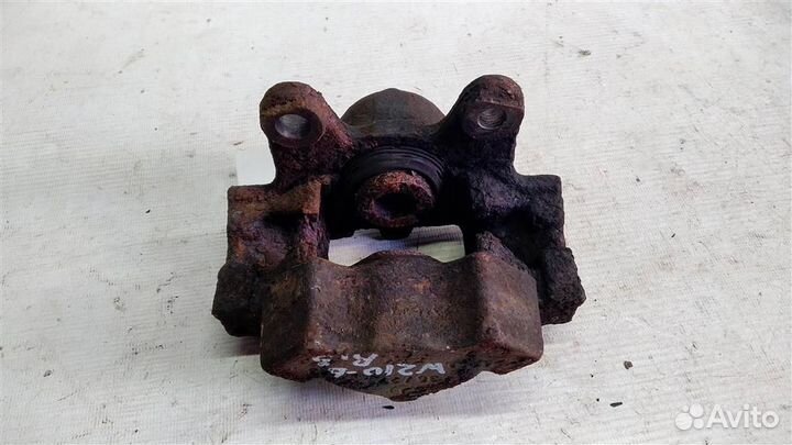 Суппорт задний правый mersedesbenz W210 E 00-02г