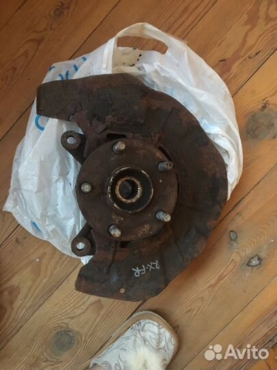 Поворотный кулак на Лексус RX300