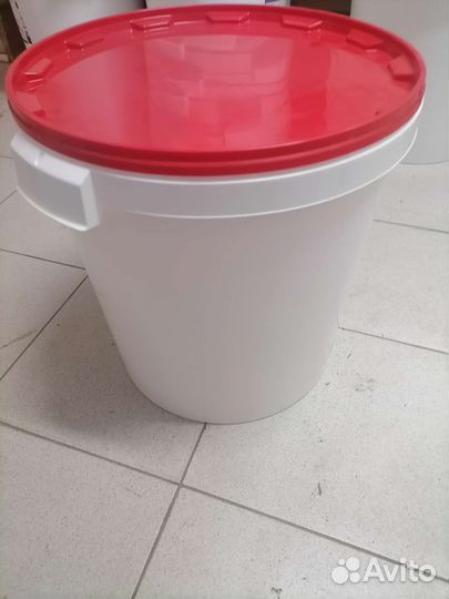 Ведро пластиковое с крышкой 30 литров