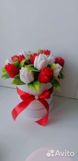 Букет мыльных красных тюлпанов 8 марта